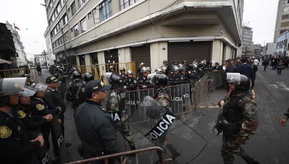 El contingente de la Dinoes entró hasta la Plaza Bolívar ubicada frente al Congreso. (Foto: GEC)