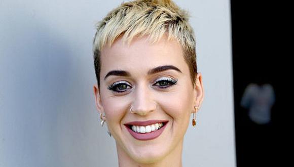 Katy Perry da giro radical a su apariencia con alocado cambio de look
