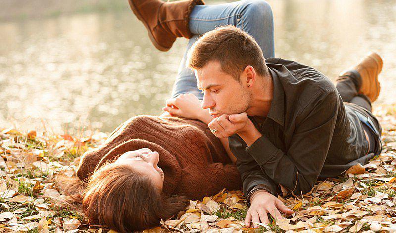 5 formas para usar la psicología inversa y enamorar a un hombre