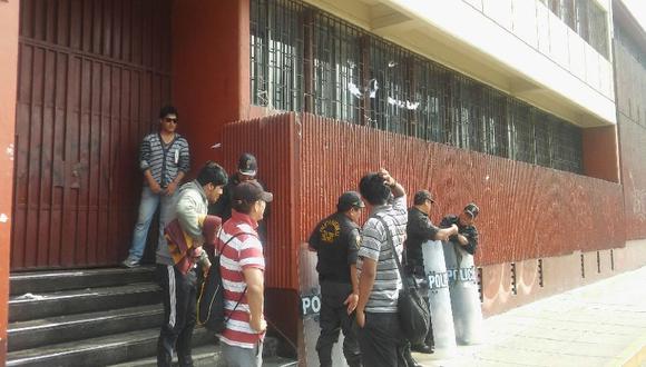 Universidad Federico Villarreal: Alumnos levantan "toma" de facultad [FOTOS]