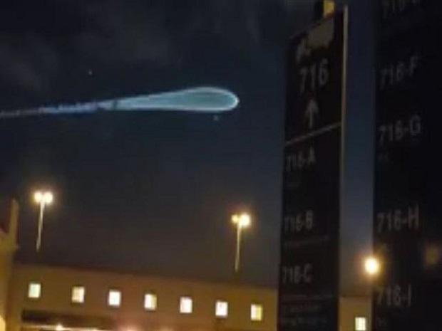 ​Facebook: Esta extraña luz en el cielo asombró a Miami [VIDEO]
