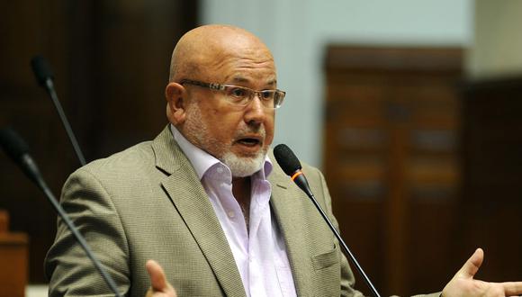 Carlos Bruce cuestiona apoyo de Toledo a Ollanta Humala