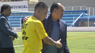 Con la mente puesta en los próximos amistosos: Juan Reynoso asistió a los entrenamientos de ADT