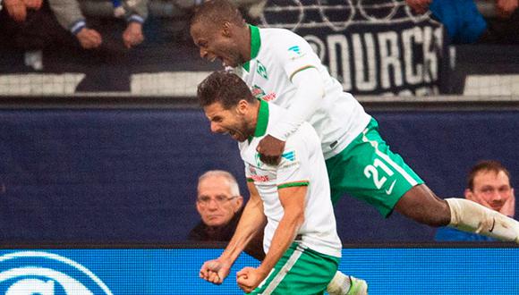 Claudio Pizarro anota en triunfo del Werder Bremen sobre Schalke 04 