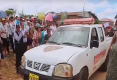 Vecinos hacen ‘chancha’ y reparan patrullero en Pucallpa | VIDEO