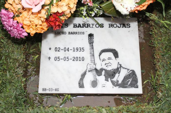 TUMBA DE LUCHO BARRIOS ROJAS