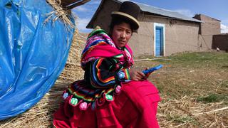 Lizeth Chambi es la primera estudiante de Puno en recibir una tablet para acceder a Aprendo en Casa