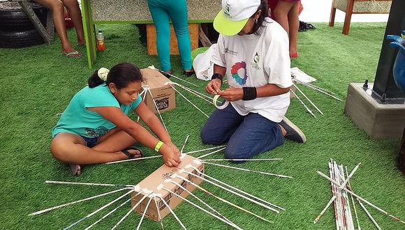 ​Surco: Niños aprenden a elaborar animales con material reciclado  