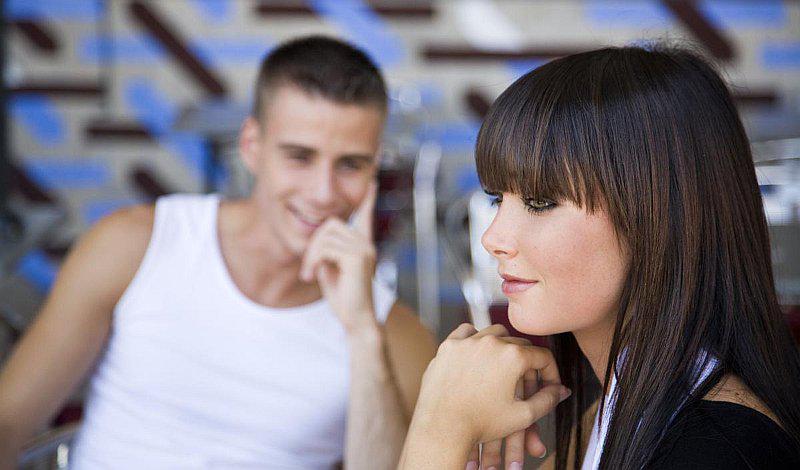 5 tips para dar el primer paso tras entablar contacto visual con un chico