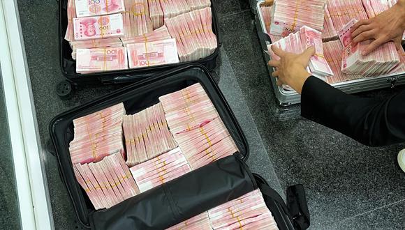 Millonario retiró todo su dinero de un banco en Shanghái porque la seguridad del local le obligó a usar mascarilla. (Foto: Weibo Sunwear)