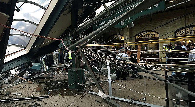 Estados Unidos: Tren choca en estación y deja 3 muertos y 200 heridos [FOTOS] 