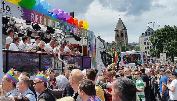 Centenares de miles celebran en Alemania legalización del matrimonio gay 