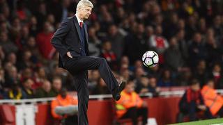  Premier League: Arsene Wenger se derrumba al igual que su Arsenal 