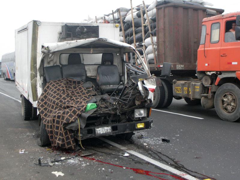 Accidente en la Panamericana Sur deja una persona muerta 