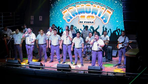 Ministerio de Cultura entrega distinción a la agrupación “Armonía 10”. (Foto: @armonia10oficial).
