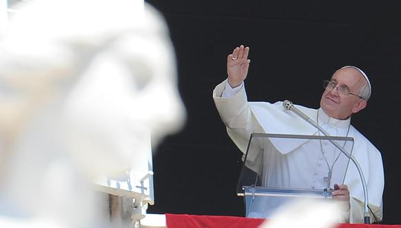 Papa reza por "diálogo" en Egipto, pero no condena matanza de civiles por golpistas
