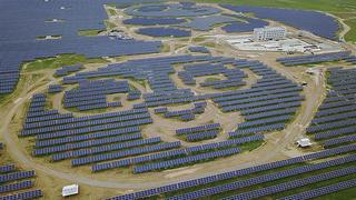 ​China: inauguran planta de energía solar con forma de oso panda [FOTOS]