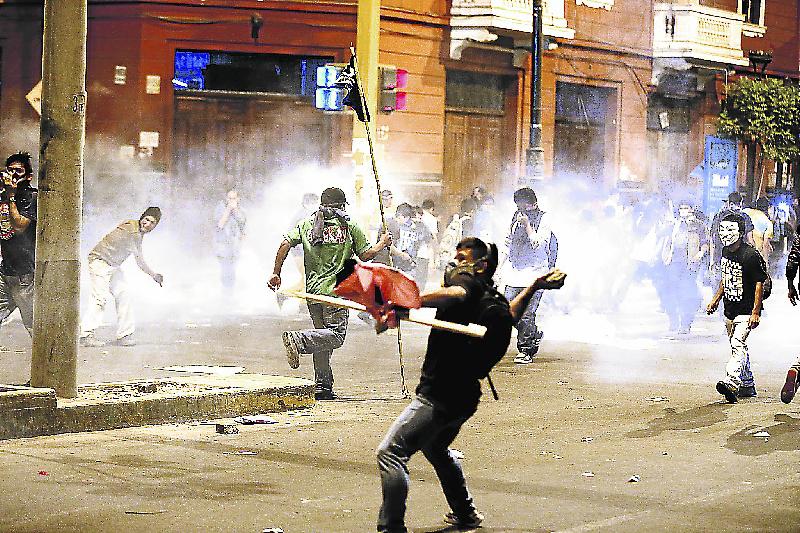 Vandalismo y caos  en las calles de Lima