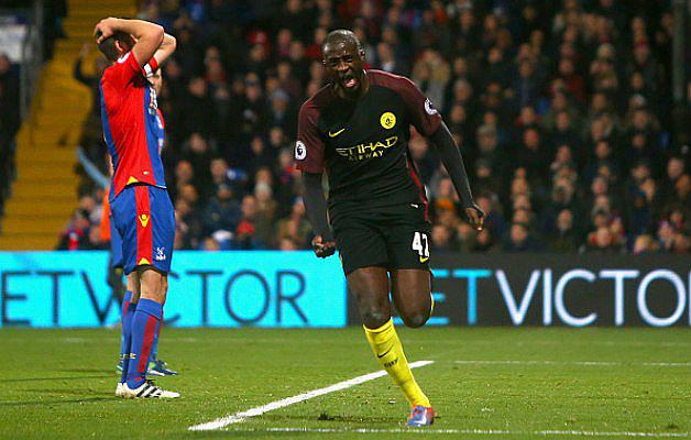 Yaya Touré da el triunfo al City en su primer partido en tres meses 