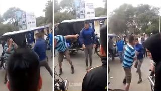 Dos mototaxistas se agarran a golpes por sus pasajeros (VIDEO)