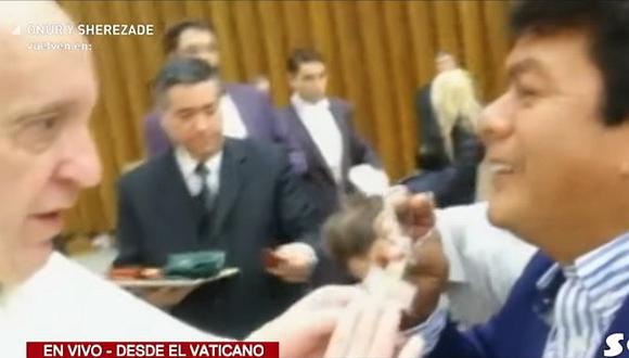 ​Papa Francisco bromeó con periodista peruano que lo acompañará en viaje (VÍDEO)