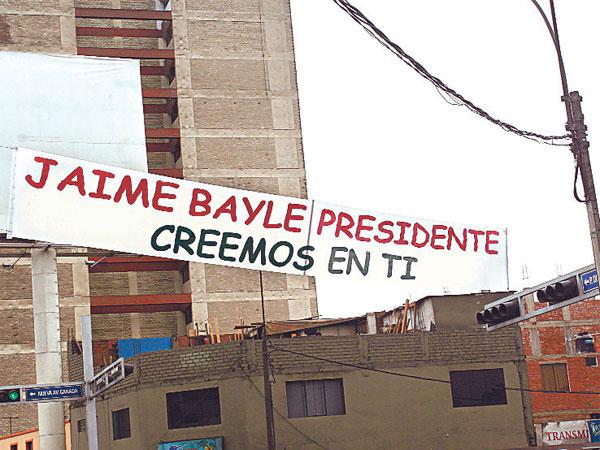 "Bayly presidente" en campaña