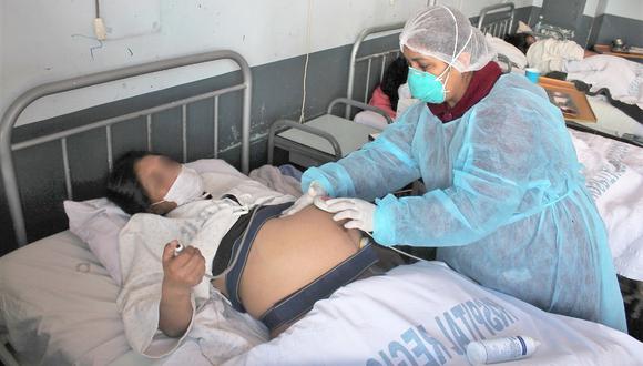 Cusco. Mujer de 50 años dio a luz a gemelos y se recupera de COVID-19. (MINSA)