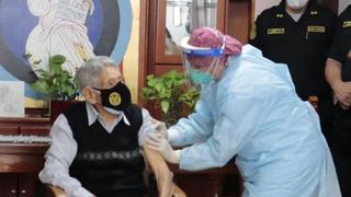 Héroe de guerra contra el Ecuador, de 104 años, recibió la segunda dosis contra el COVID-19