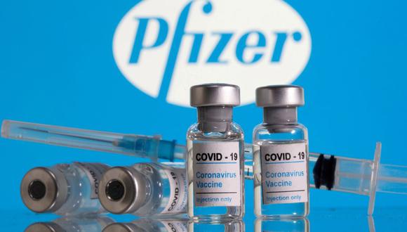 Segunda entrega de estas vacunas contra el COVID-19 de Pfizer es producto de la compra directa efectuada por el gobierno. (REUTERS/Dado Ruvic).