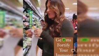 Mujer lame objetos en supermercado de EE.UU. para demostrar que el COVID-19 “no es gran cosa”