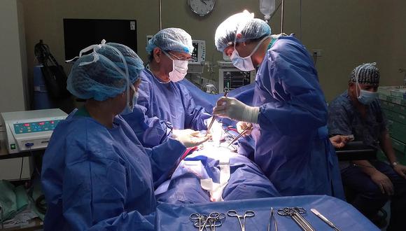 Puno: Médicos extirpan tumor testicular a abuelito 