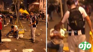Hincha de Alianza Lima ayuda a uno de Universitario, afectado por las bombas lacrimógenas | VIDEO 