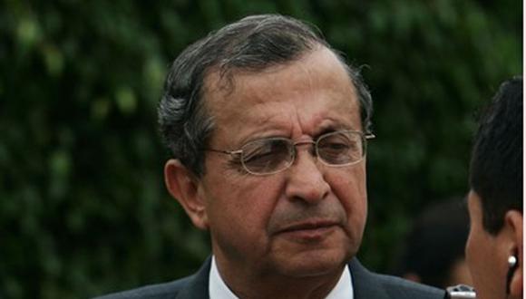 Ministro de Defensa a favor de indulto para Fujimori y Antauro Humala