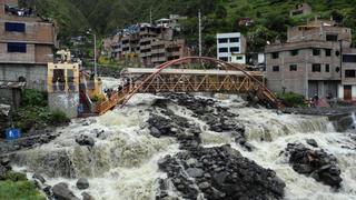 Más de 51 mil personas en riesgo por huaicos e inundaciones en 11 regiones