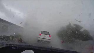 ​YouTube: Un mini tornado se "traga" un auto en Taiwán [VIDEO]