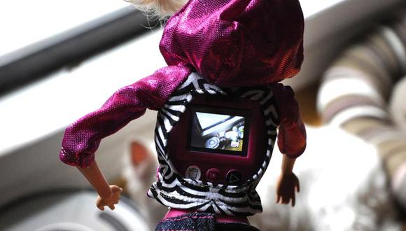 FBI advierte sobre riesgo de pedofilia por Barbie "Video Girl"