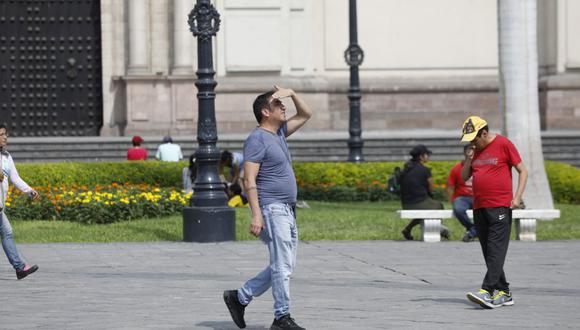 En Lima Metropolitana, las temperaturas mínimas variarán entre los 16 °C y 20 °C. Sin embargo, los termómetros podrían alcanzar los 27 grados centígrados durante la estación primaveral, afirmó la especialista.