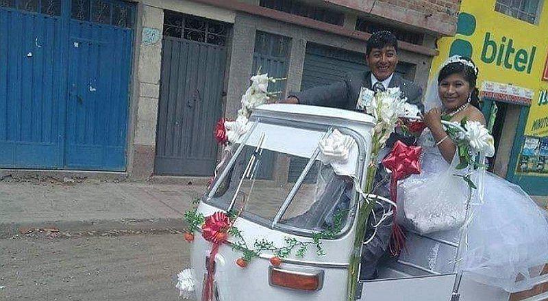 Pareja peruana decora su mototaxi para pasear tras casarse (FOTO)