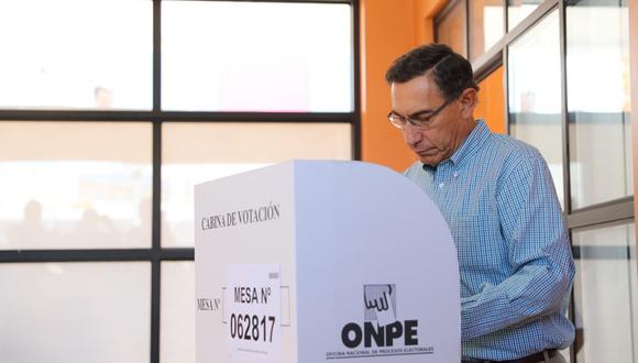 Presidente Martín Vizcarra votando en Elecciones 2020. (Foto: Andrés Valle/ Presidencia del Perú)