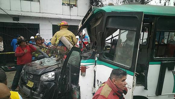 Último minuto: Se reporta accidente vehicular en Pueblo Libre y se movilizan 8 ambulancias