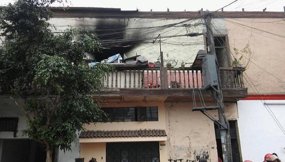  Cercado de Lima: Dos familias afectadas por incendio en antiguo solar [FOTOS Y VIDEO]