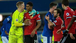 Premier League: Manchester United vence 0-2 al Everton y levanta cabeza