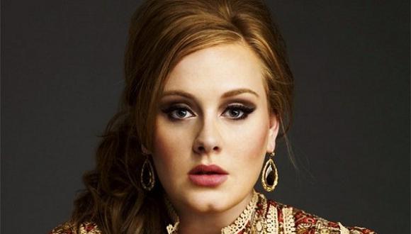 Adele niega estar casada con Simon Konecki