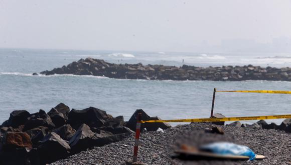 Turista muere en playa Makaha. La policía de turismo ya se encuentra en el lugar para esclarecer los hechos. Fotos HugoCurotto/ @photo.gec