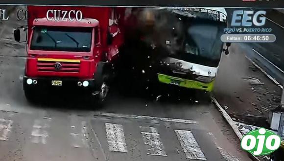 El preciso instante en que bus impacta a camión en Ventanilla y deja 17 heridos | VIDEO