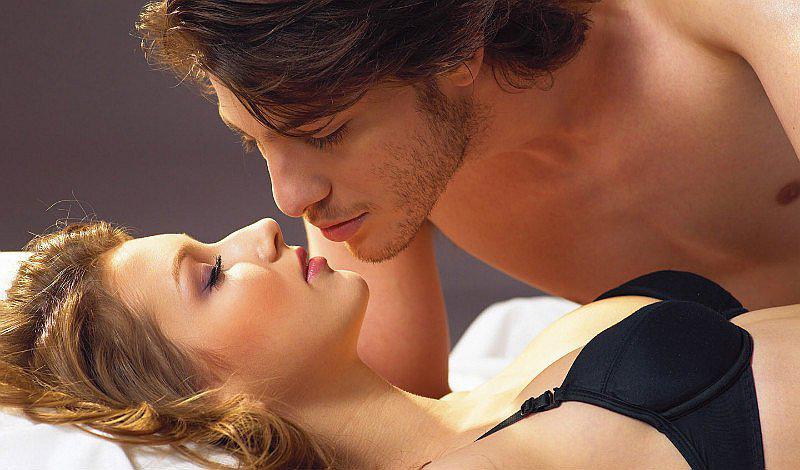 Posiciones sexuales que parecen difíciles pero no lo son en realidad