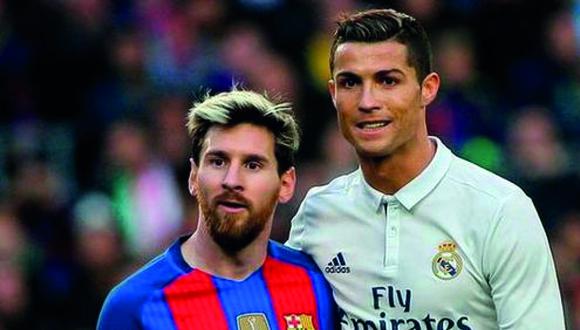 Lionel Messi y Cristiano Ronaldo han protagonizado una rivalidad en los campos durante largos años. Foto: AFP.