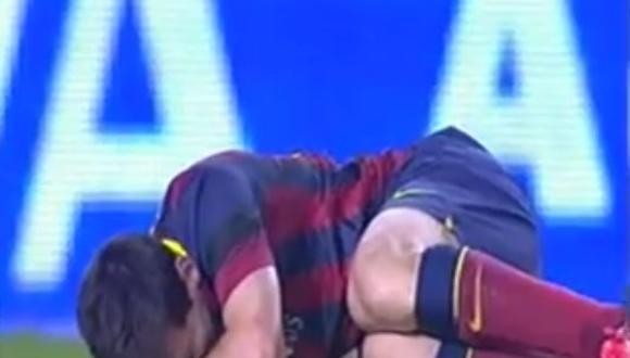 Jugador le niega saludo a Messi y luego lo golpea en pleno partido [VIDEOS] 