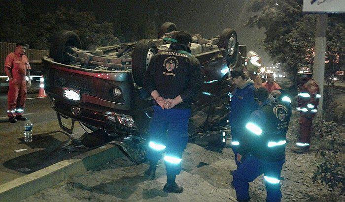 Huachipa: Colectivo se vuelca en autopista Ramiro Prialé y deja 10 heridos (VIDEO)