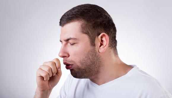 ¿Cuántos metros puede alcanzar la saliva cuando toses o estornudas? (Foto: Redacción Médica)